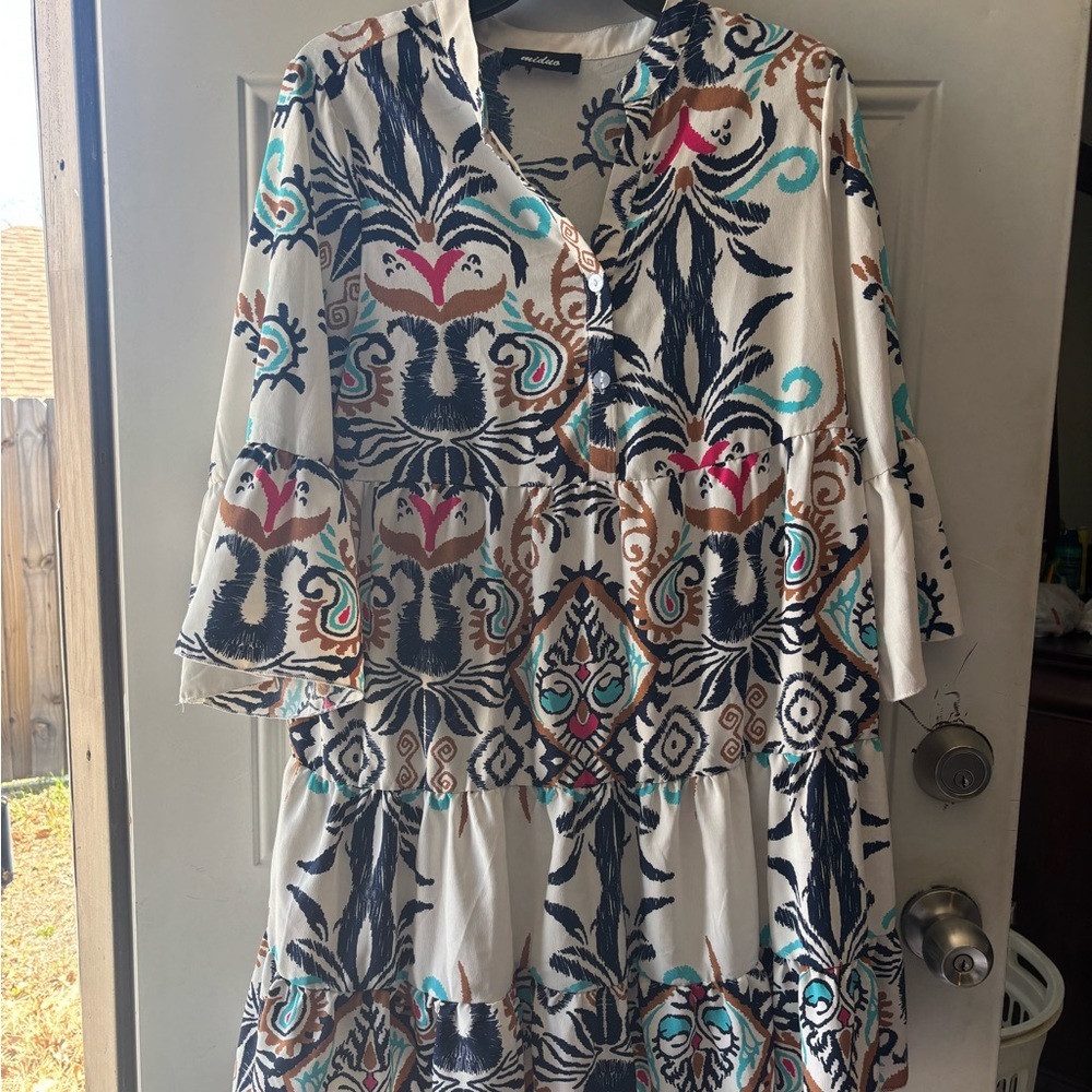 Elegant Long Sleeve Floral Dress - Picture 2 of 9
